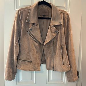 Blank NYC women’s tan suede jacket size medium